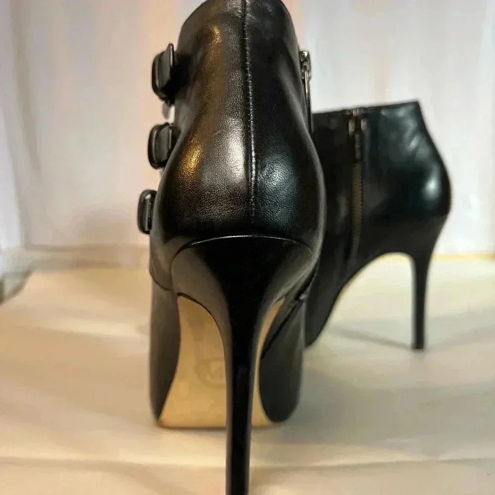 EUC MICHAEL KORS ANKLE BOOT BLK SZ 6M LEATHER 3 BUCKLE ZIPPER 3 IN STILETTO